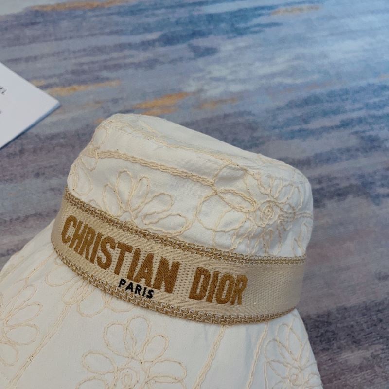 CHRISTIAN DIOR